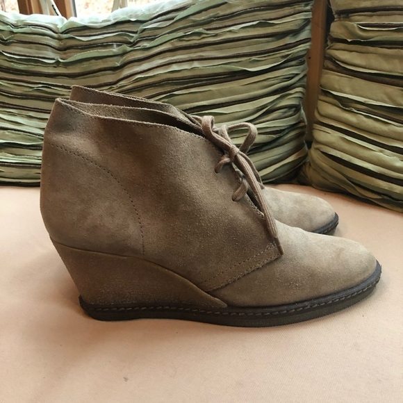 J. Crew Suede Lace Up Wedge Boots size 6 Tan - Picture 3 of 9